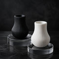 Design-Vase „Ribbed Elegance“ – Skulpturales Statement-Piece